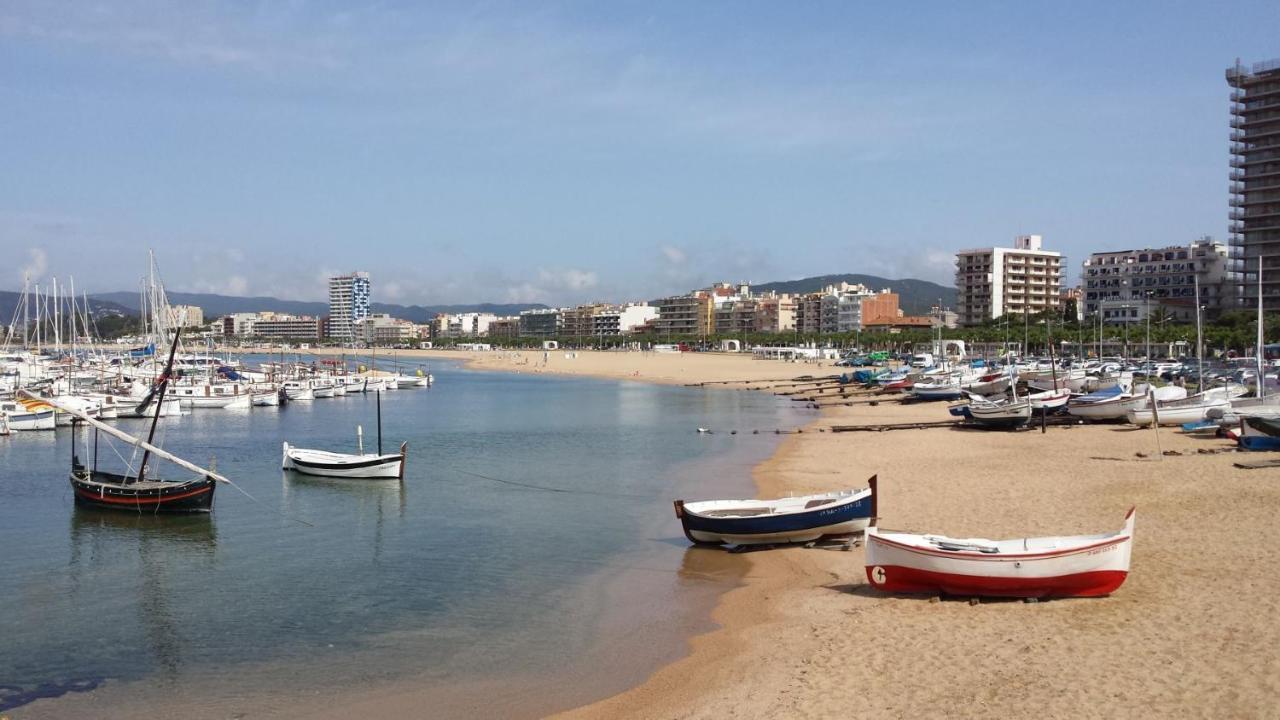 Casita De La Playa Con Parking Villa Palamos Luaran gambar