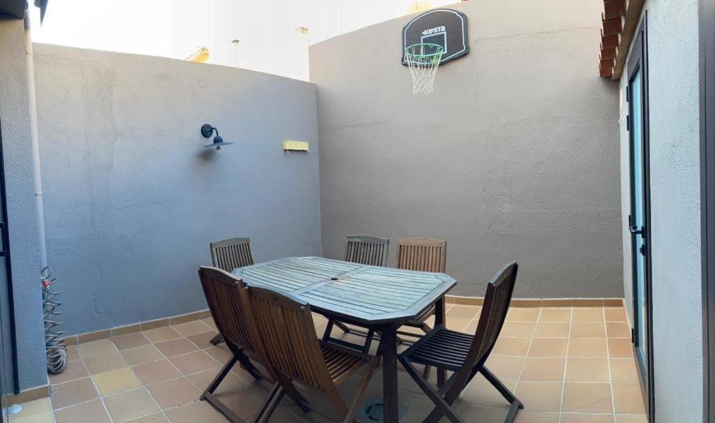 Casita De La Playa Con Parking Villa Palamos Luaran gambar